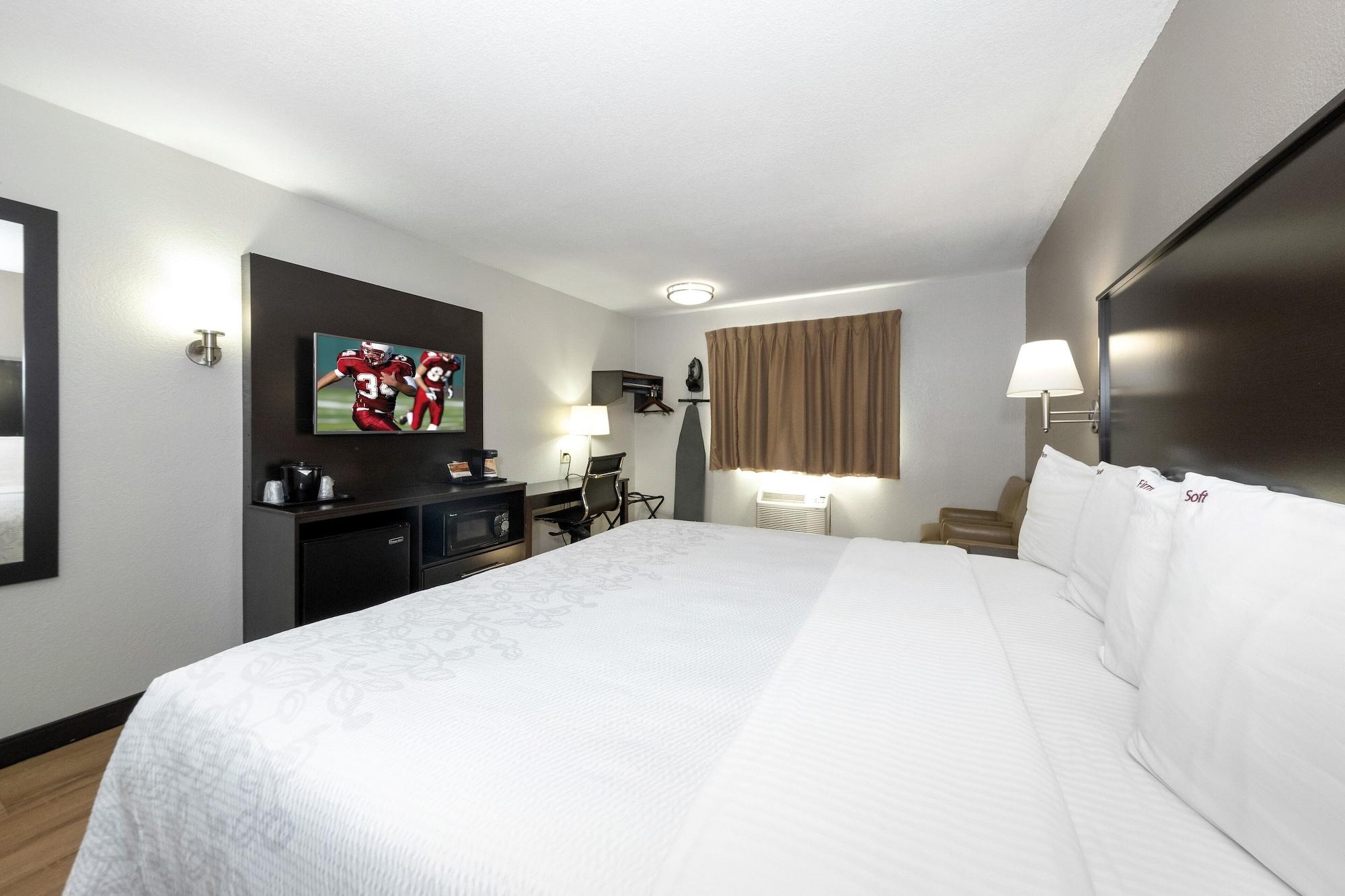 Red Roof Inn Plus+ Huntsville Ngoại thất bức ảnh