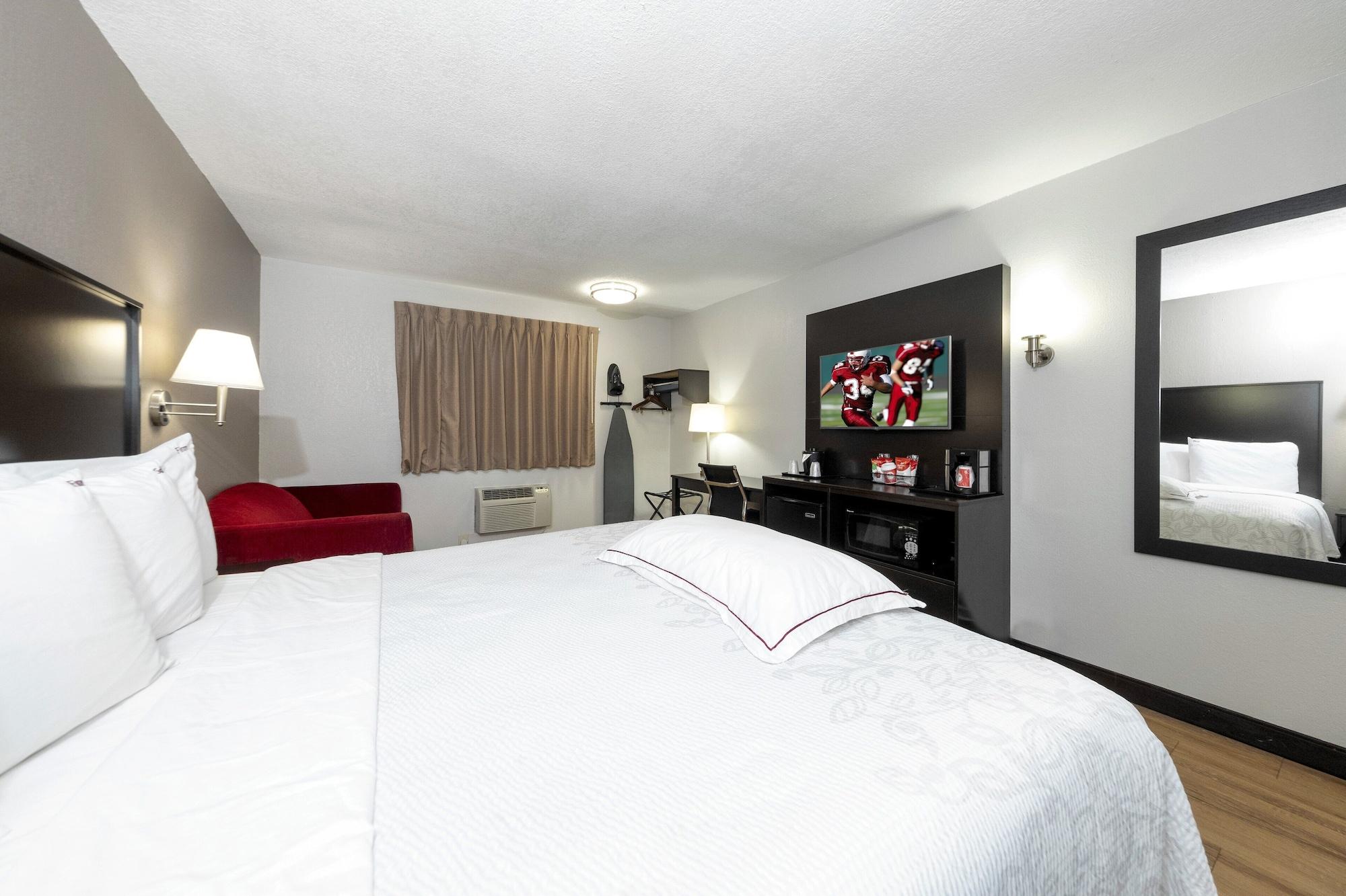 Red Roof Inn Plus+ Huntsville Ngoại thất bức ảnh