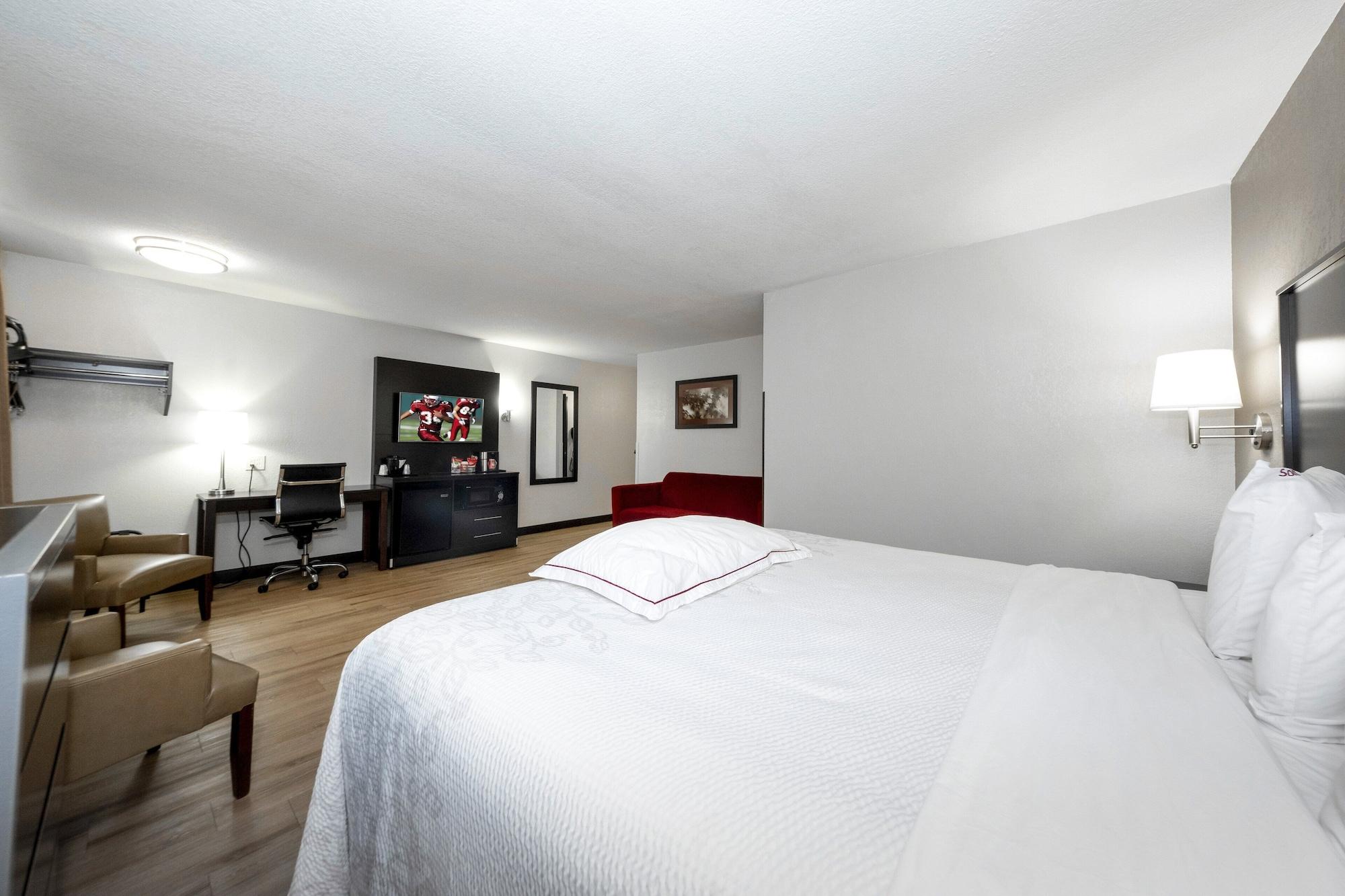 Red Roof Inn Plus+ Huntsville Ngoại thất bức ảnh