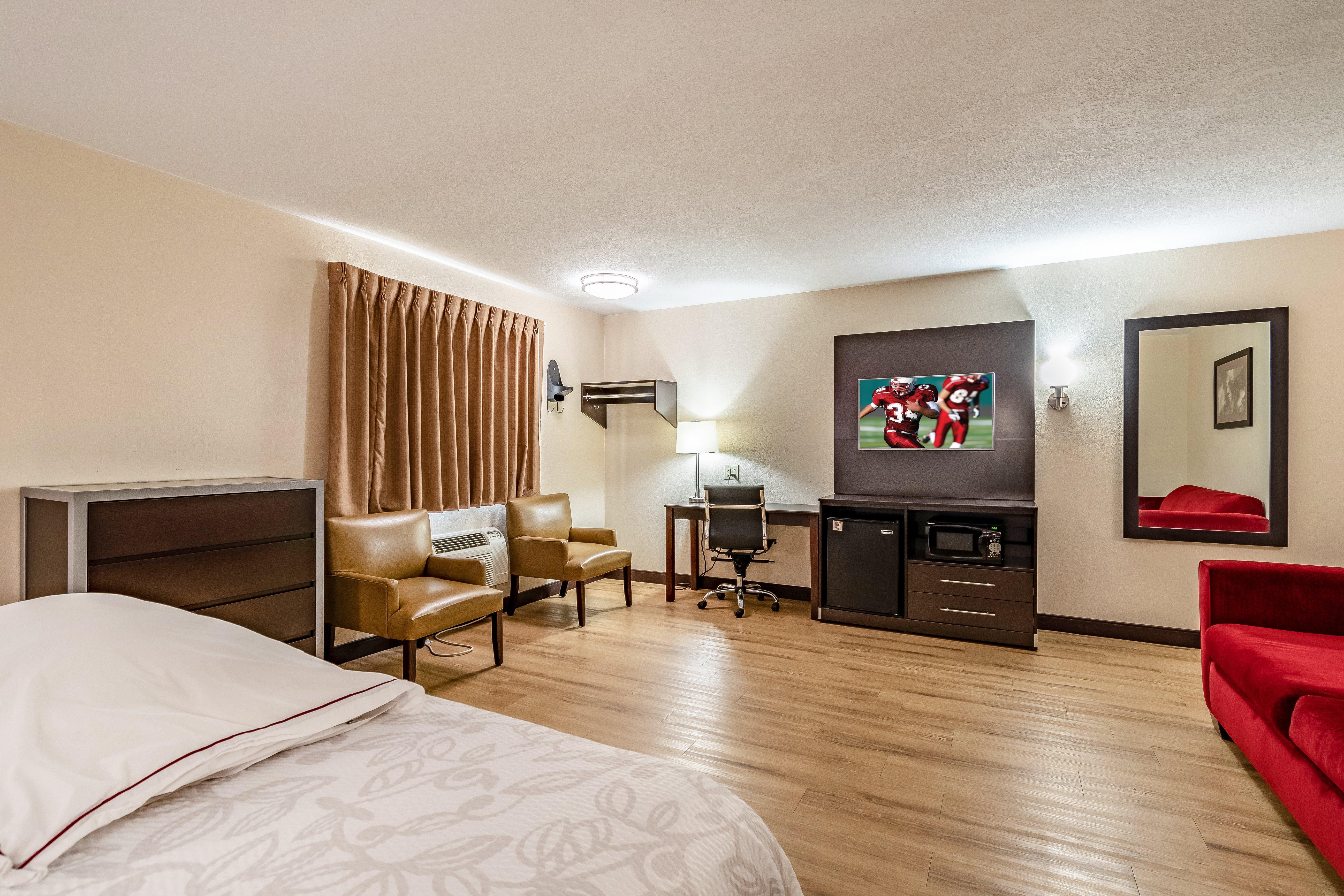 Red Roof Inn Plus+ Huntsville Ngoại thất bức ảnh
