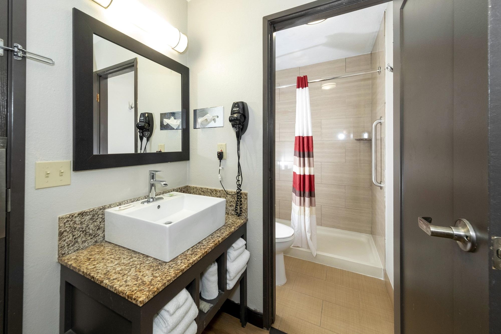 Red Roof Inn Plus+ Huntsville Ngoại thất bức ảnh