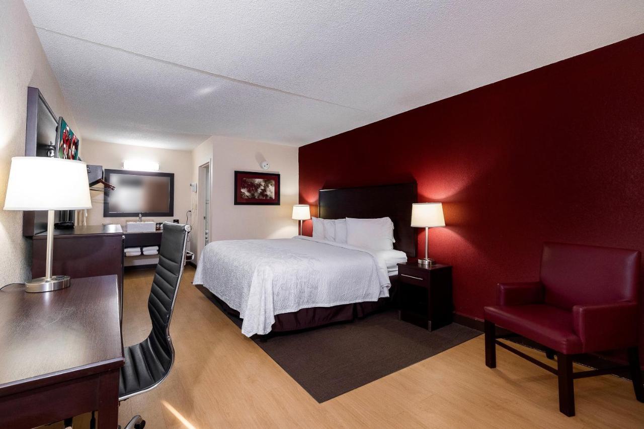 Red Roof Inn Plus+ Huntsville Ngoại thất bức ảnh