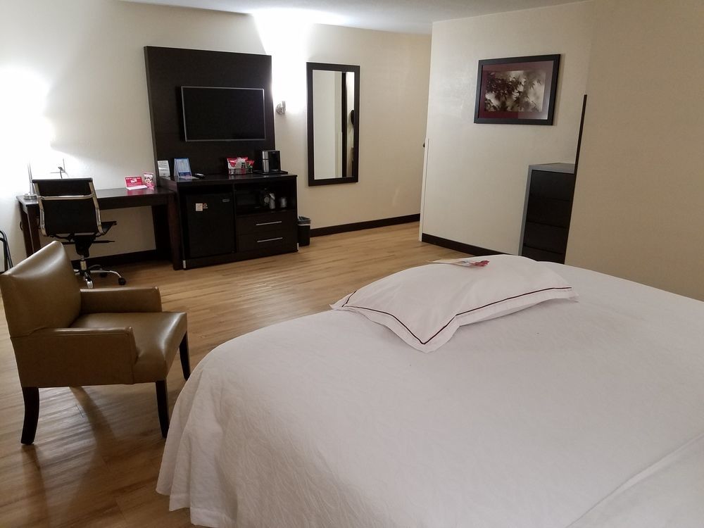 Red Roof Inn Plus+ Huntsville Ngoại thất bức ảnh