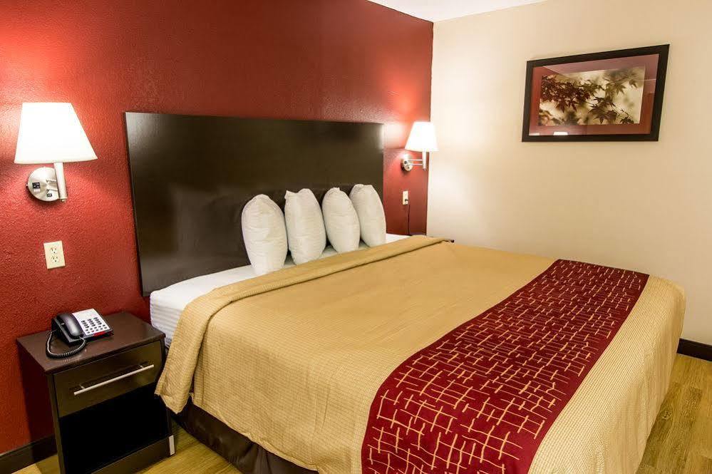 Red Roof Inn Plus+ Huntsville Ngoại thất bức ảnh
